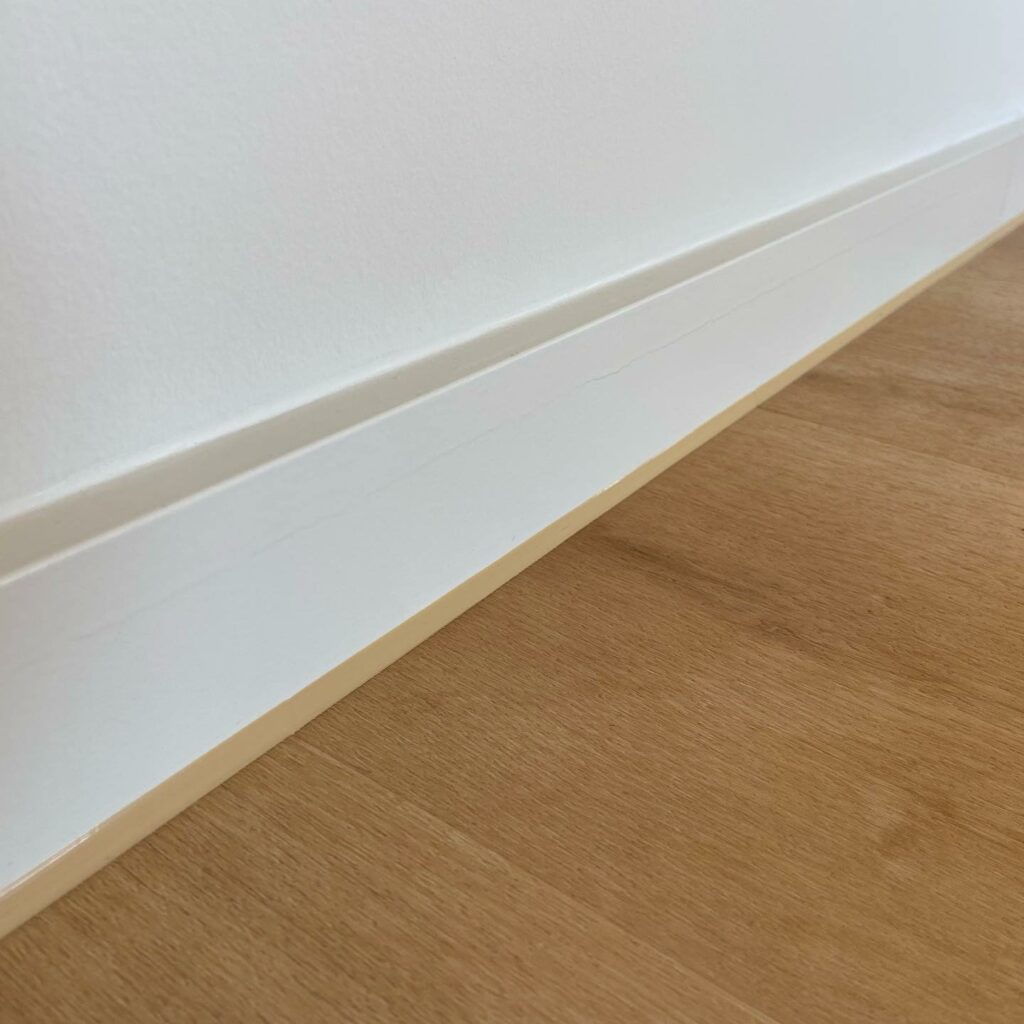 Vinyl 2 Sockelleiste